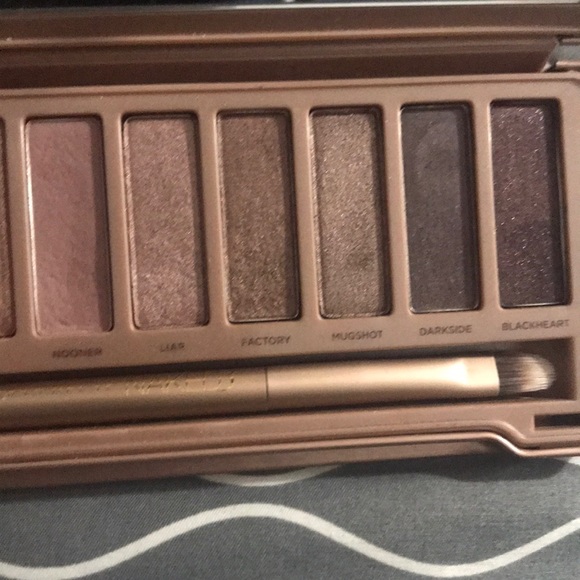 Authentic Naked 3 Palette - Picture 3 of 5